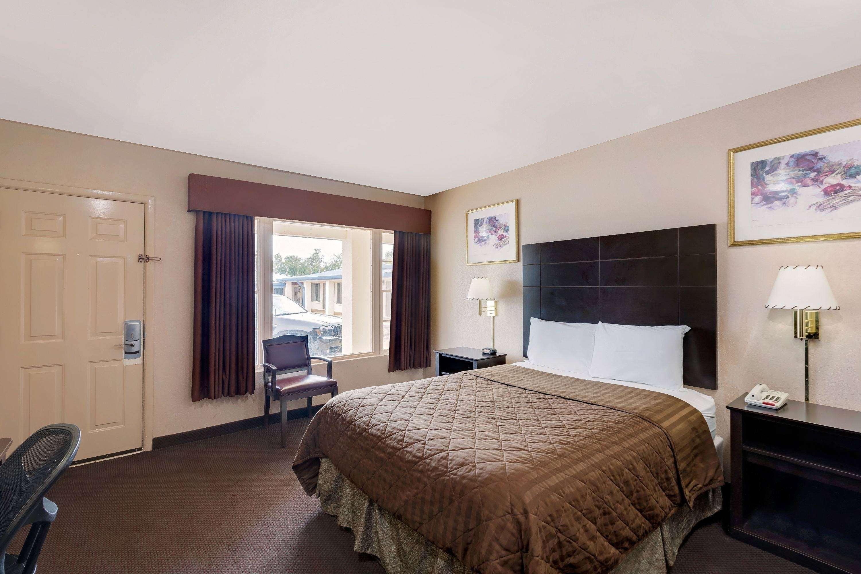 Travelodge By Wyndham Ozona Exterior photo