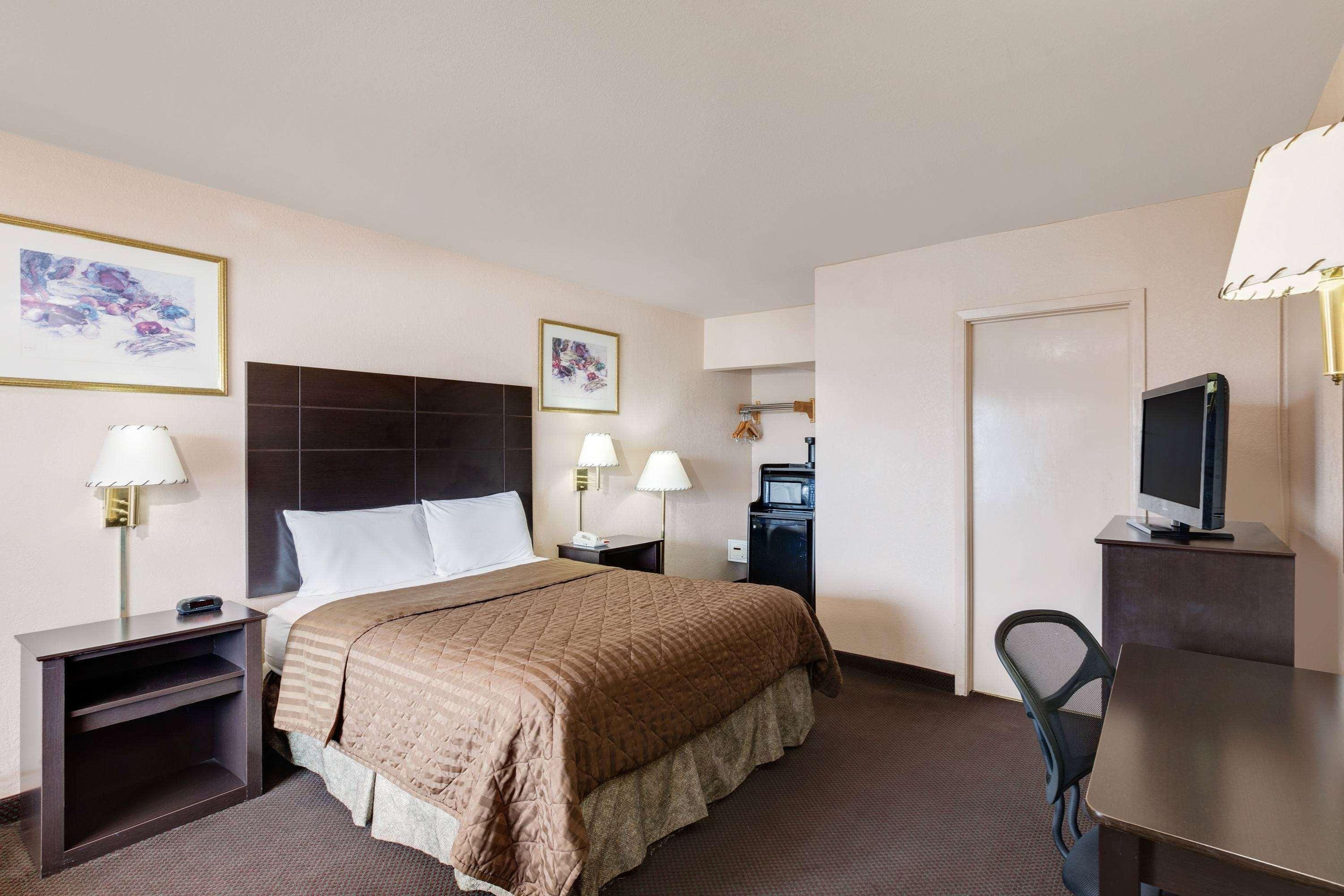 Travelodge By Wyndham Ozona Exterior photo